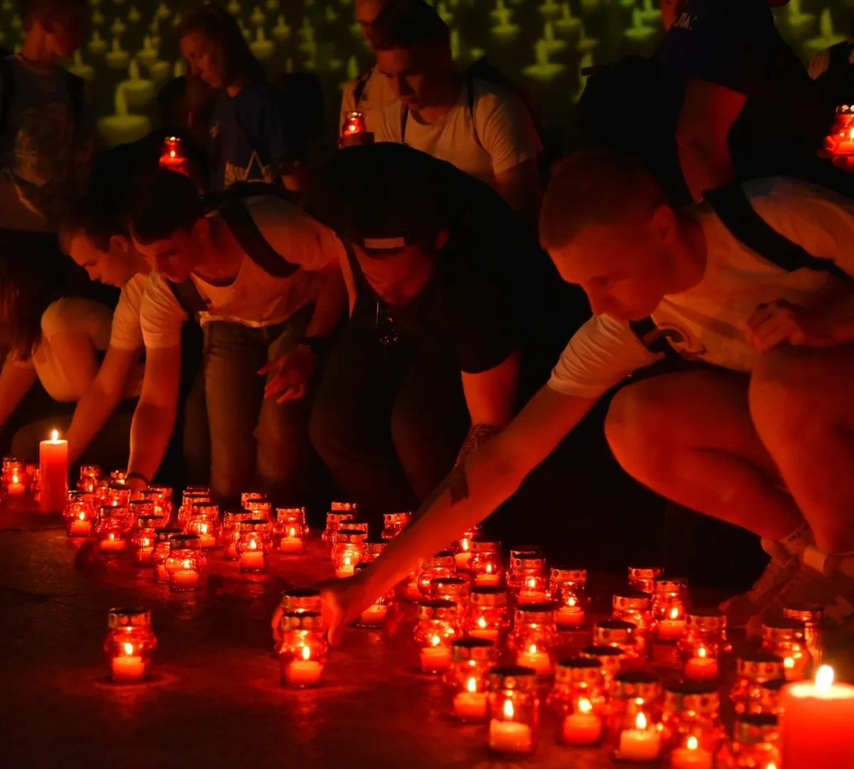 Афиша трансляции Мемориальная акция "Свеча памяти" у стен Музея Победы