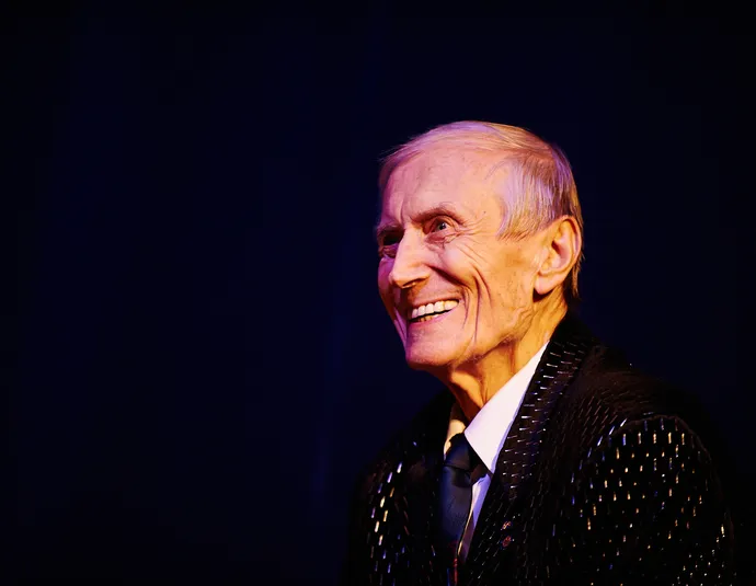 Афиша трансляции Творческий вечер поэта Евгения Евтушенко