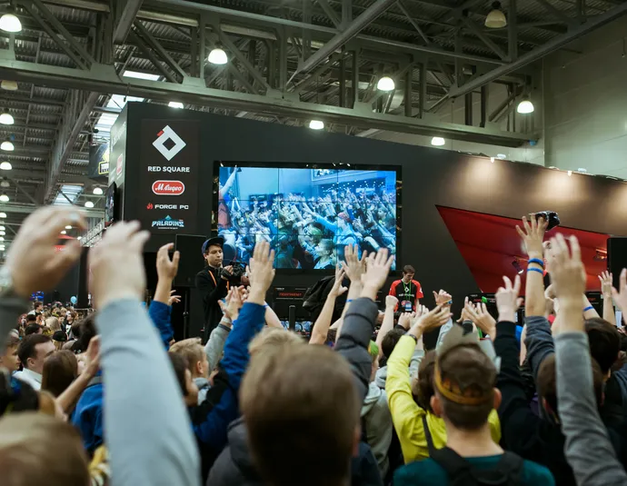 Афиша трансляции Американский актер Дэнни Трехо выступил на Comic Con Russia