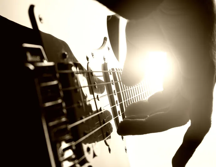 Афиша трансляции МузСалон24: мастер-класс Бориса Бурдаева из "Братьев Грим"