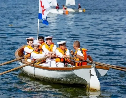 Афиша трансляции Шлюпочный парад на канале имени Москвы