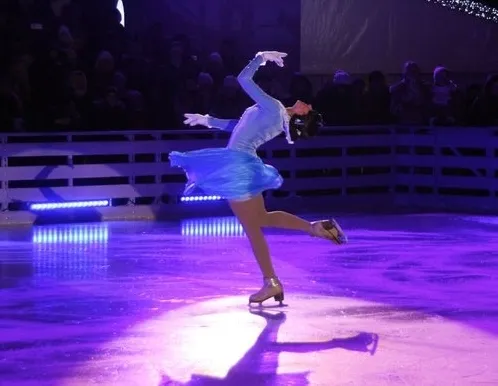 Афиша трансляции Аделина Сотникова в ледовом шоу "Белоснежка"