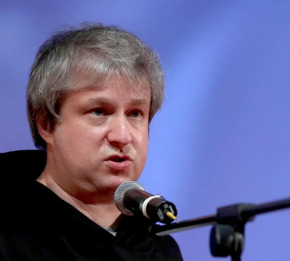 Афиша трансляции Антон Долин – о фильме Гильермо дель Торо "Аллея кошмаров"