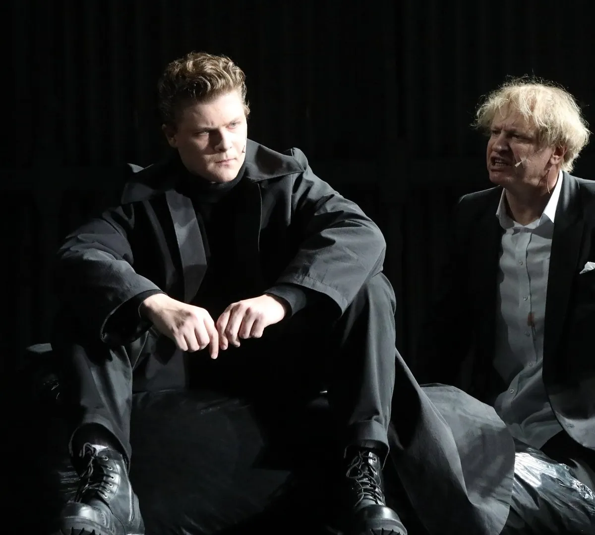 Афиша трансляции Закулисье спектакля "ШекспирГамлет" в Театре имени Моссовета