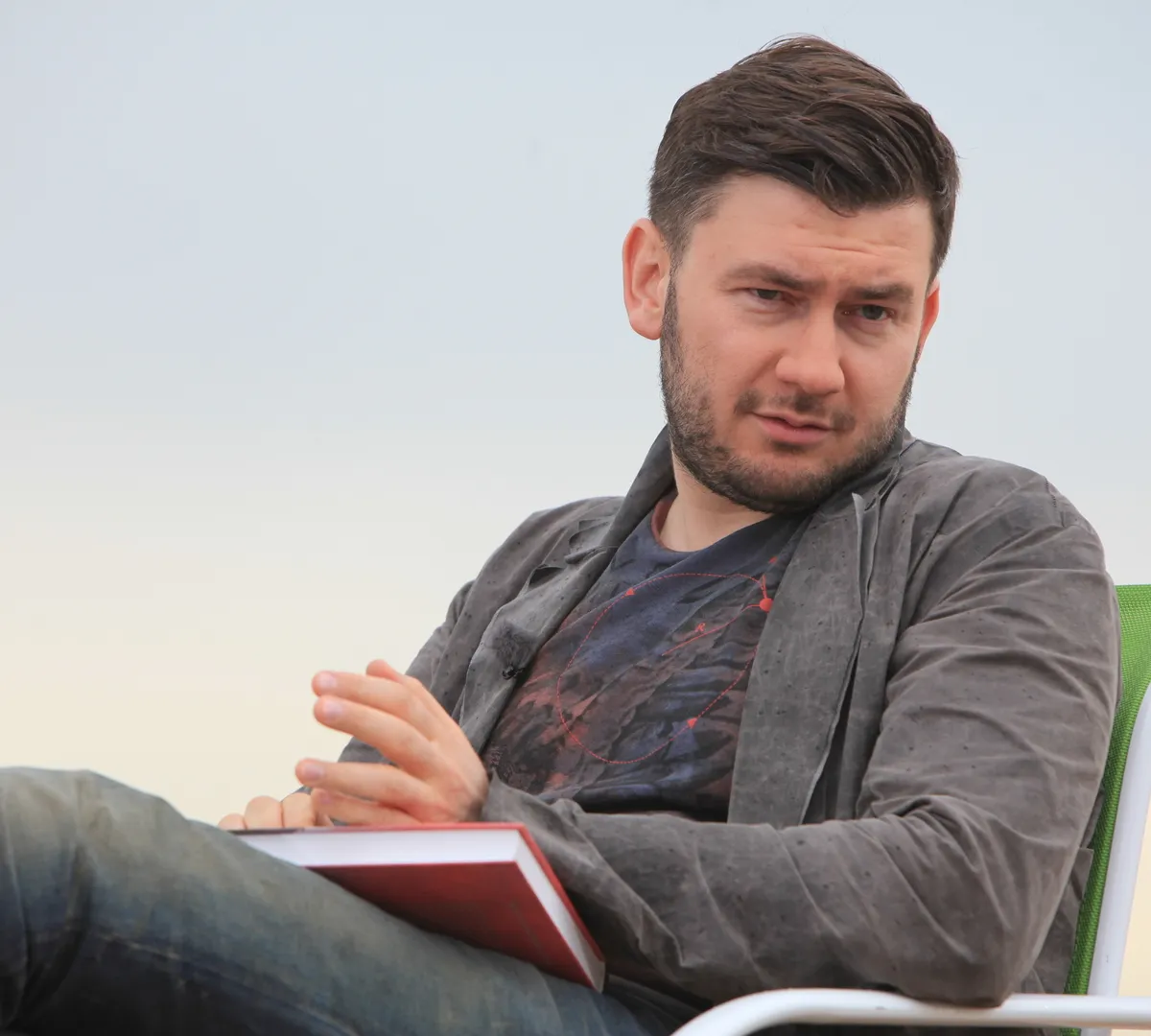 Афиша трансляции Творческая встреча с Дмитрием Глуховским