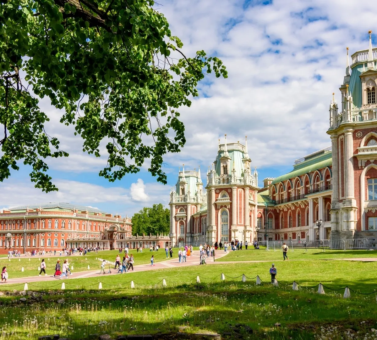 Афиша трансляции Музыкальный перформанс в музее-заповеднике "Царицыно"