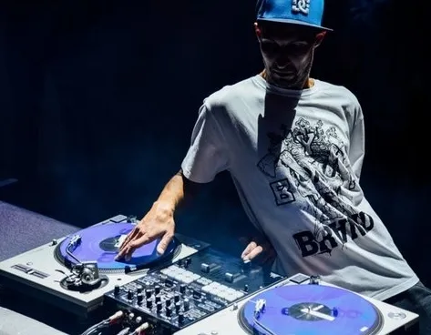 Афиша трансляции Как ночная музыкальная культура создает города