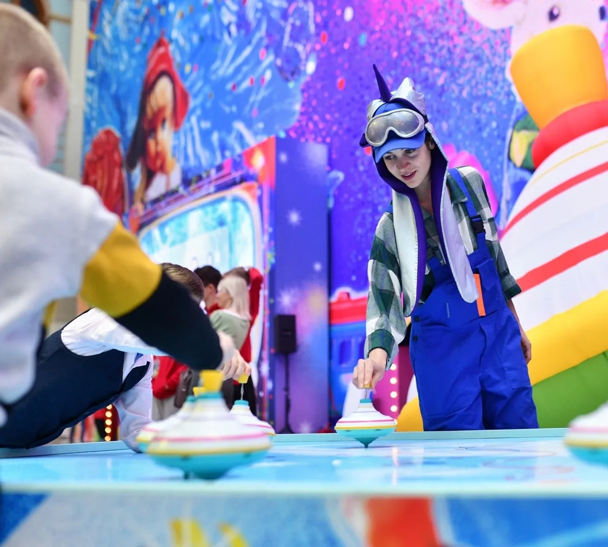 Афиша трансляции Обзор новогодней программы в павильоне № 75 на ВДНХ