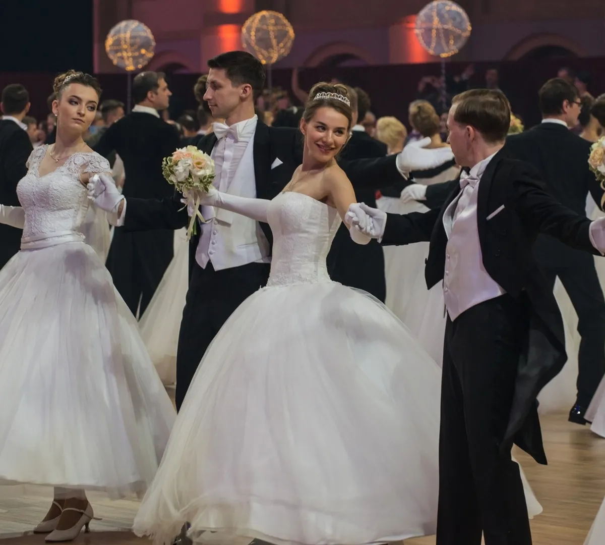 Афиша трансляции Самый массовый вальс в мире