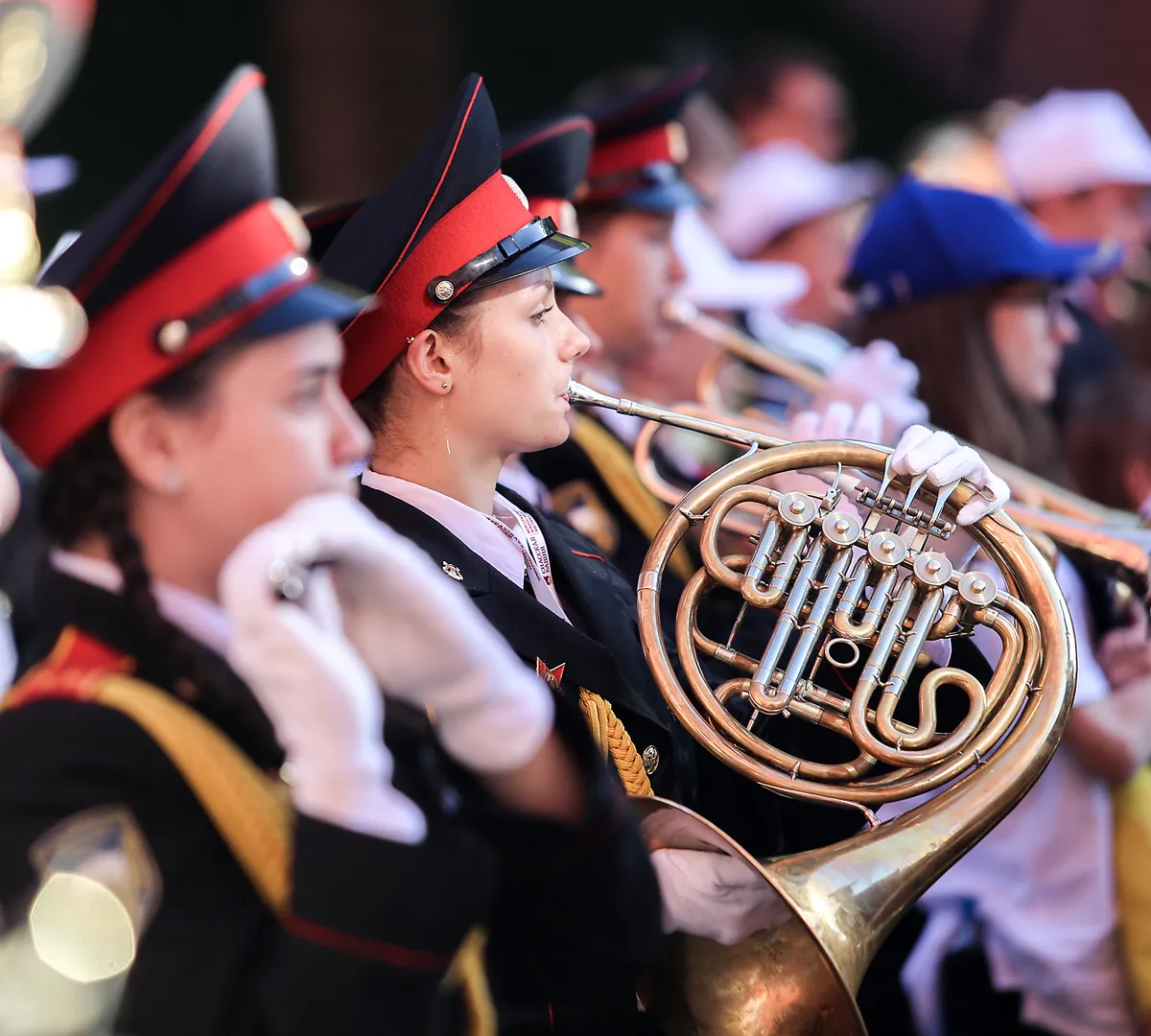 Афиша трансляции Тысяча юных музыкантов играет песни о войне