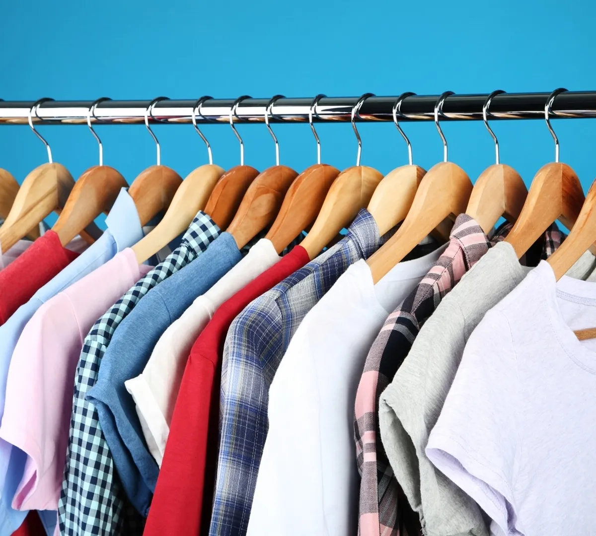 Афиша трансляции Как перестать выбрасывать одежду и начать помогать людям