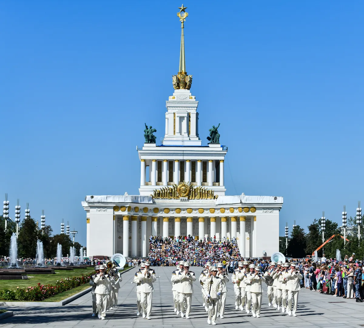 Афиша трансляции Торжественное шествие участников фестиваля "Спасская башня"