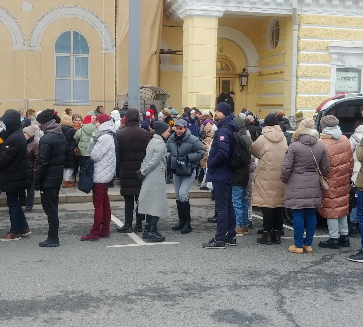 Афиша трансляции Как жители столицы покупают билеты на балет "Щелкунчик"