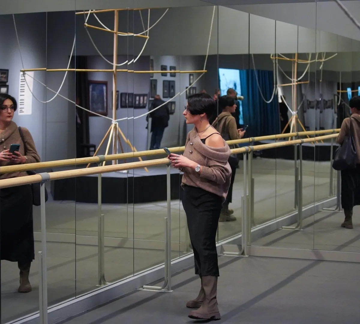 Афиша трансляции Экскурсия по выставке "Дягилев. Генеральная репетиция"