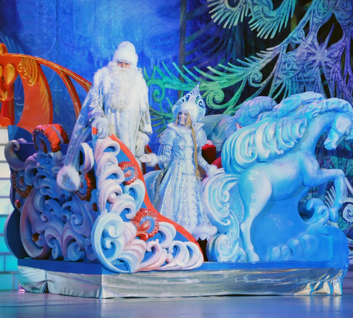 Афиша трансляции История Нового года, полная мифов и легенд