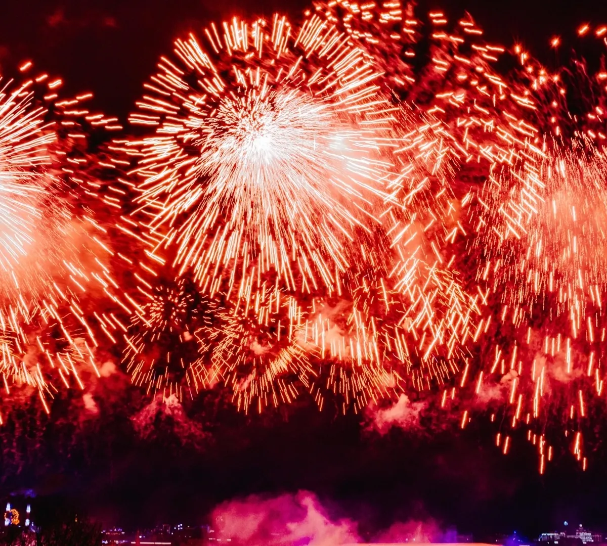 Афиша трансляции Фейерверк в честь Дня защитника Отечества