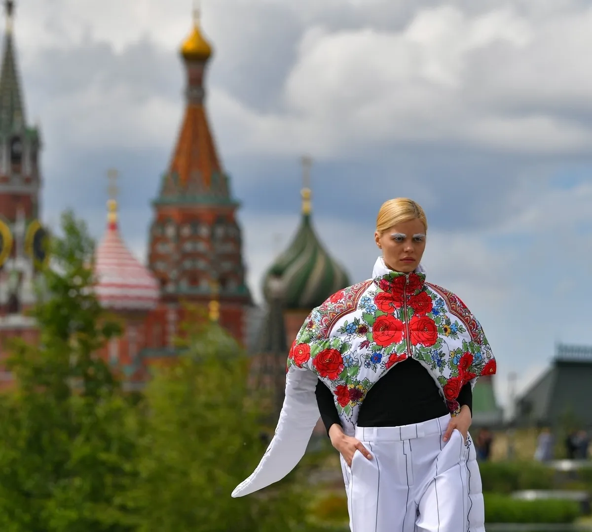 Афиша трансляции Показы на Московской неделе моды