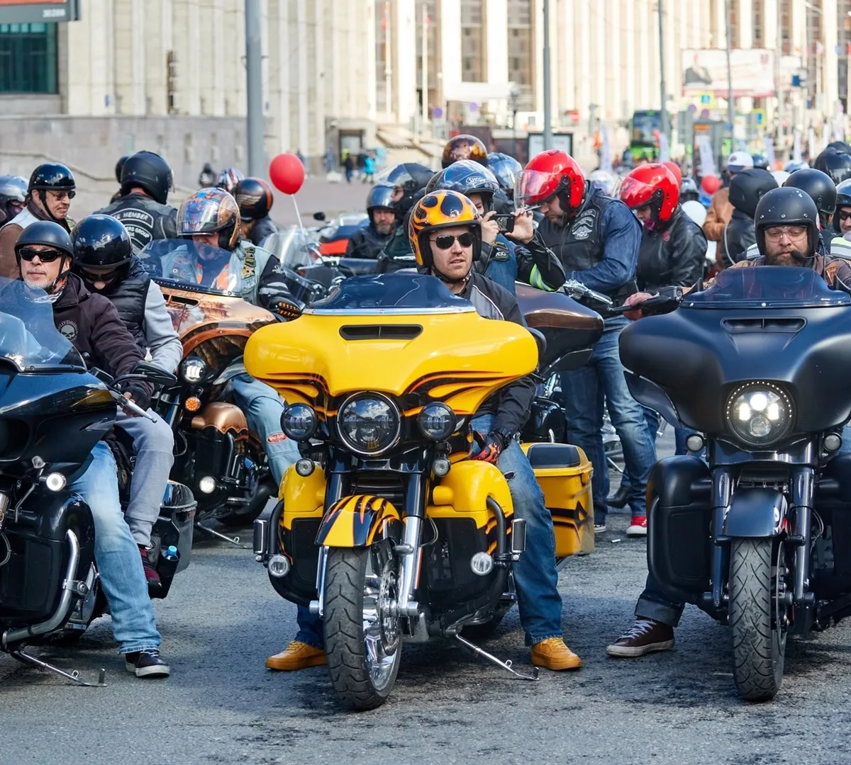 Афиша трансляции Мотопарад в центре столицы