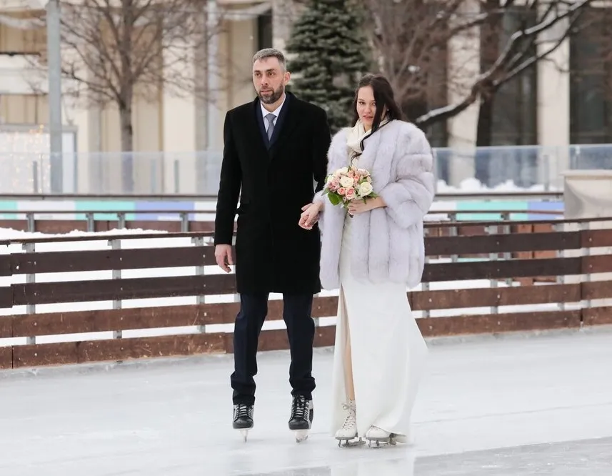 Афиша трансляции Свадьбы на катке ВДНХ