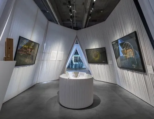 Афиша трансляции Экскурсия на Восток, полный мистических практик