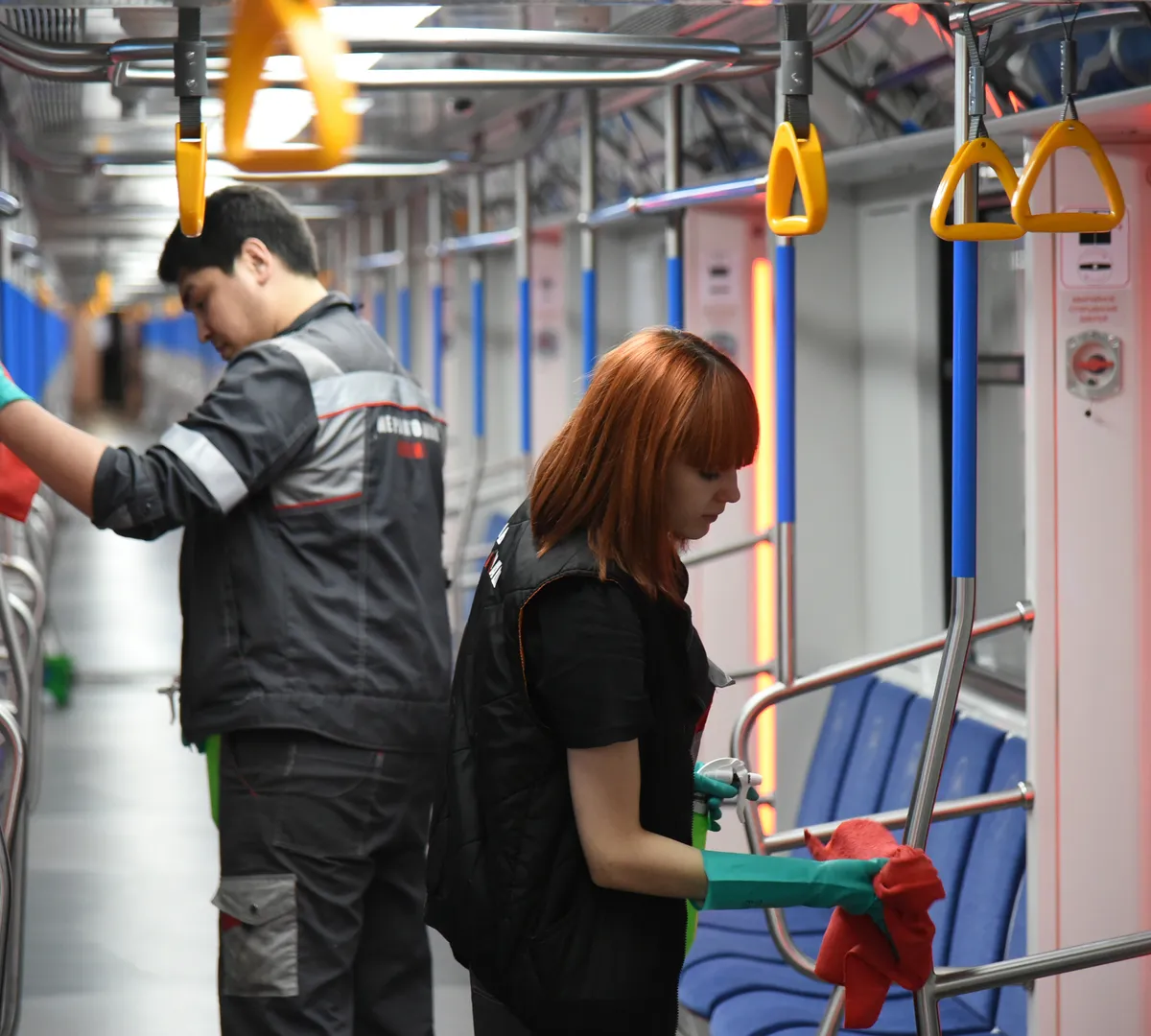 Афиша трансляции Как проходит дезинфекция вагонов метро