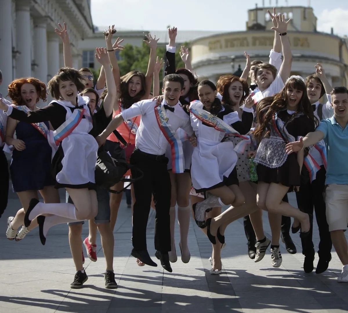 Афиша трансляции Как в столице проходит последний звонок