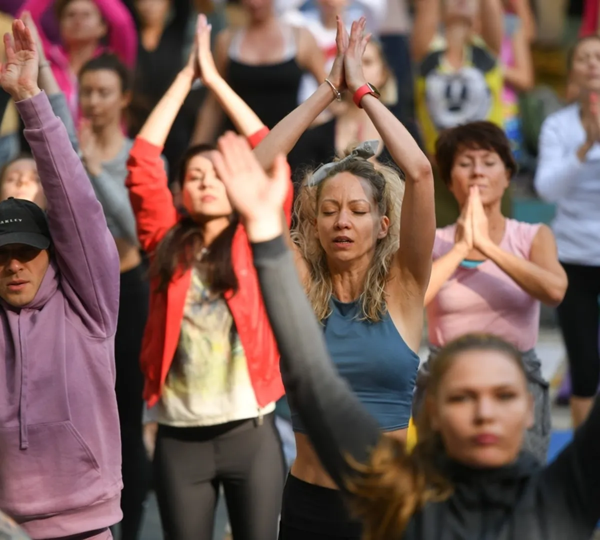 Афиша трансляции Массовая йога в парке "Царицыно"