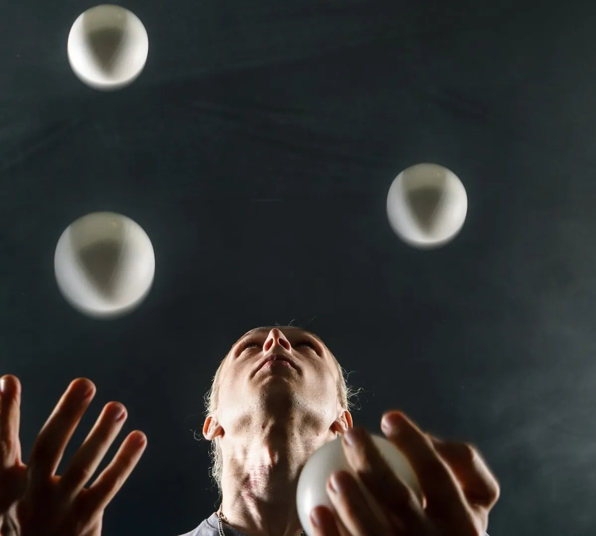 Афиша трансляции Выступление артистов Большого Московского цирка в метро