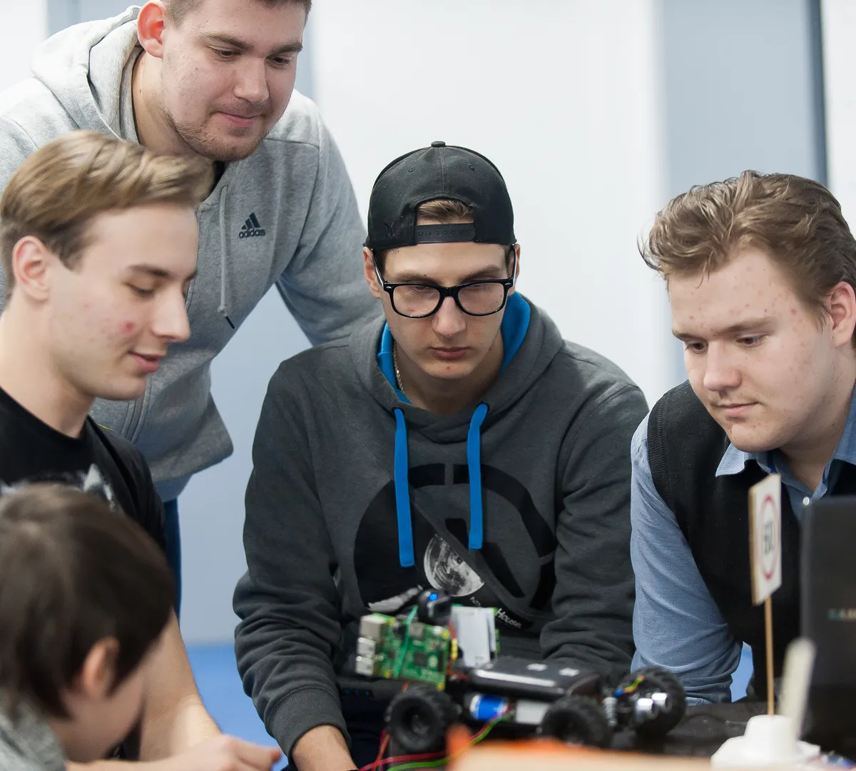 Афиша трансляции Почему российские программисты такие сильные