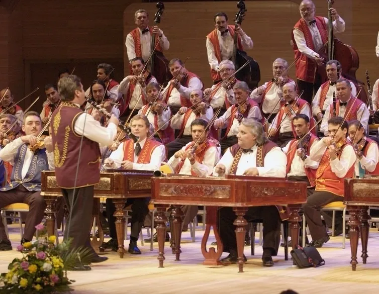 Афиша трансляции 100 цыганских скрипок играют Россини и Шуберта