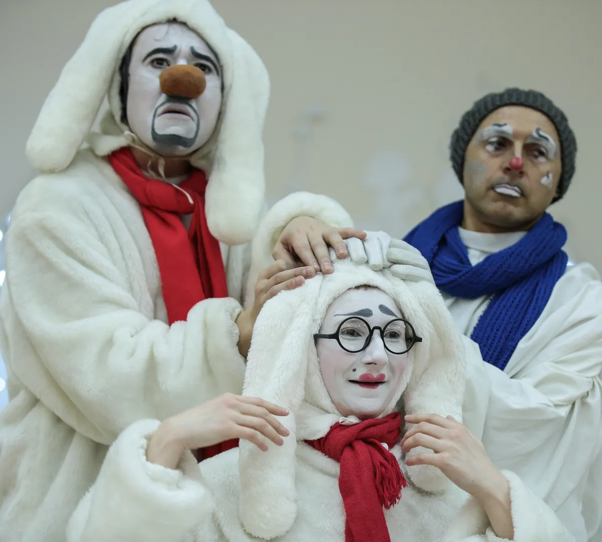 Афиша трансляции Путешествие мимов в стране облаков