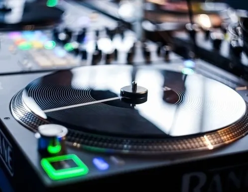 Афиша трансляции TVоя Москва.YOUниоры: как заявить о своем таланте в соцсетях