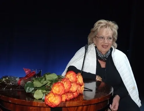 Афиша трансляции Прощание с Галиной Волчек