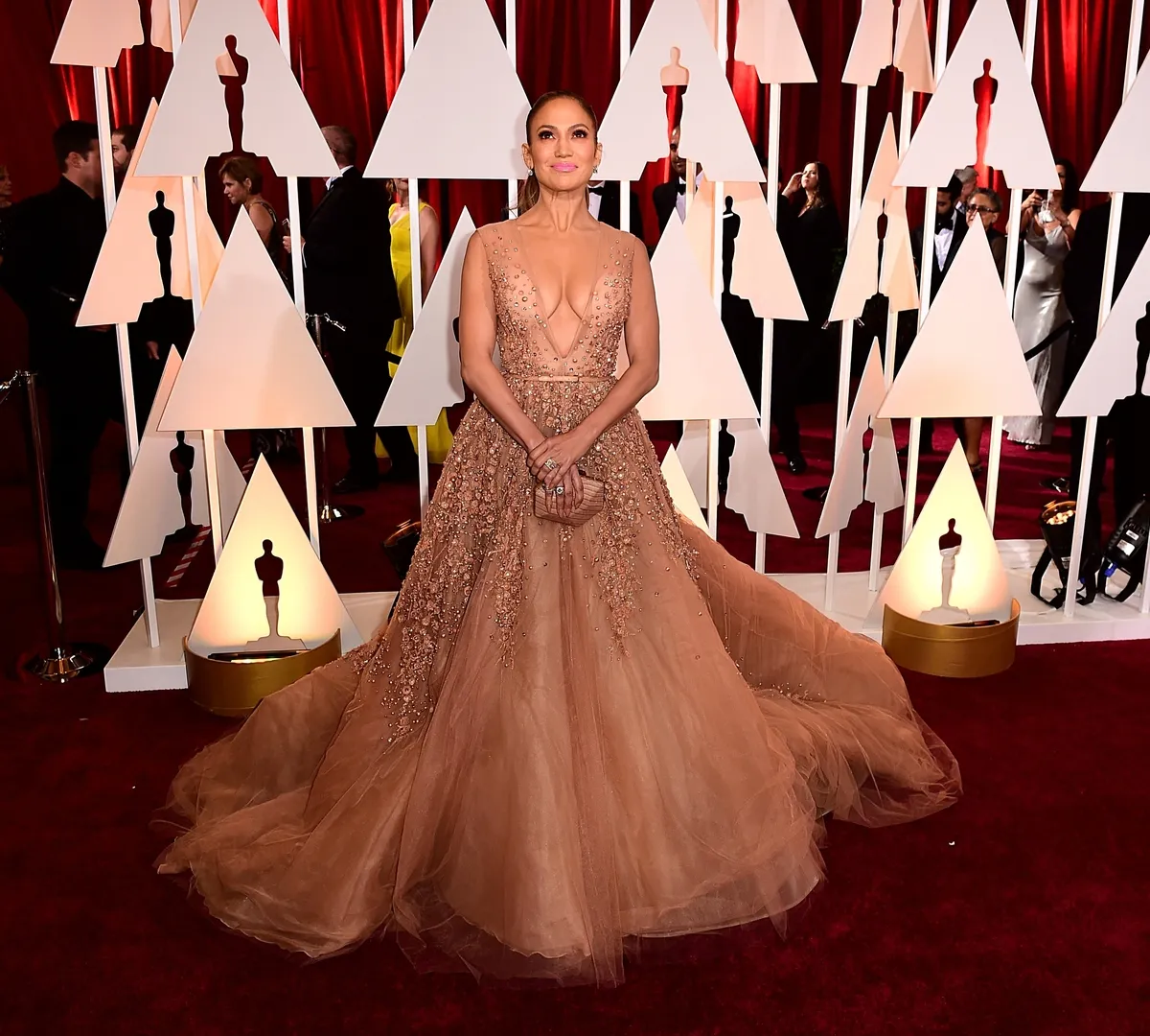 Афиша трансляции Почему весь мир следит за нарядами на премии "Оскар"