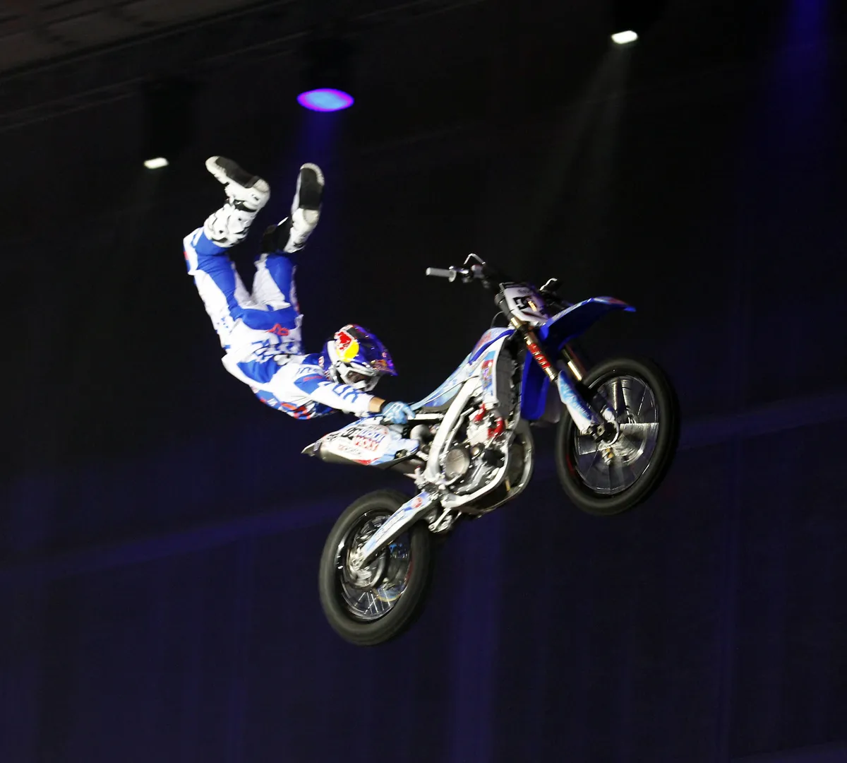 Афиша трансляции Выступление спортсменов-экстремалов на фестивале ПРОРЫВ-2019