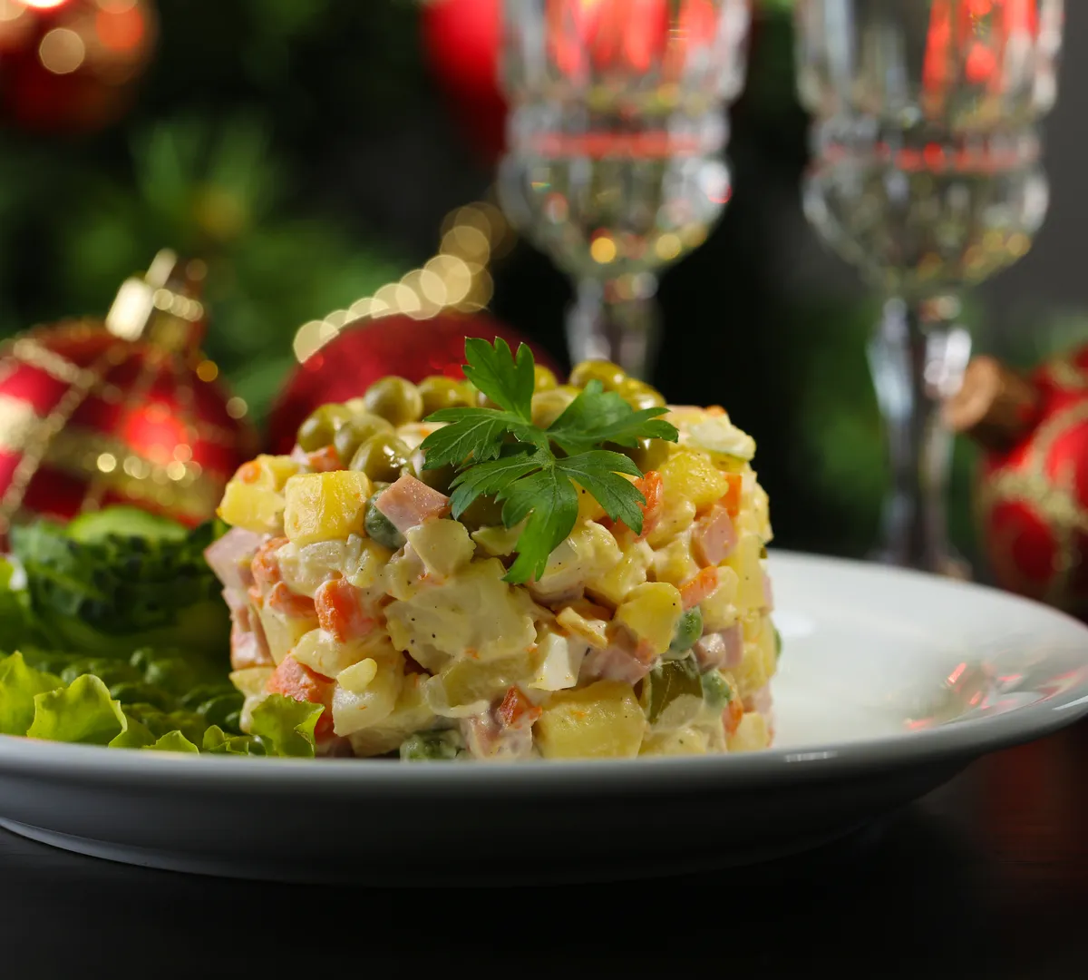 Афиша трансляции Как вели себя гости за столом в дореволюционной России