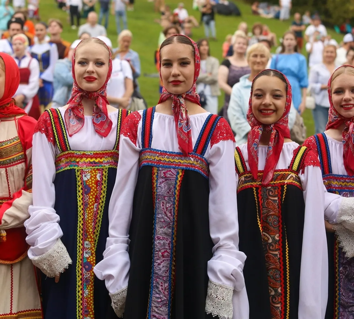 Афиша трансляции Фестиваль славянского искусства "Русское поле"