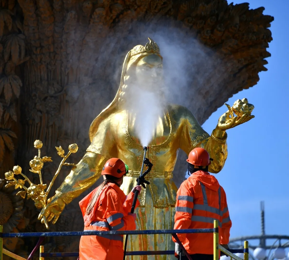 Афиша трансляции Промывка фонтана "Дружба народов" на ВДНХ