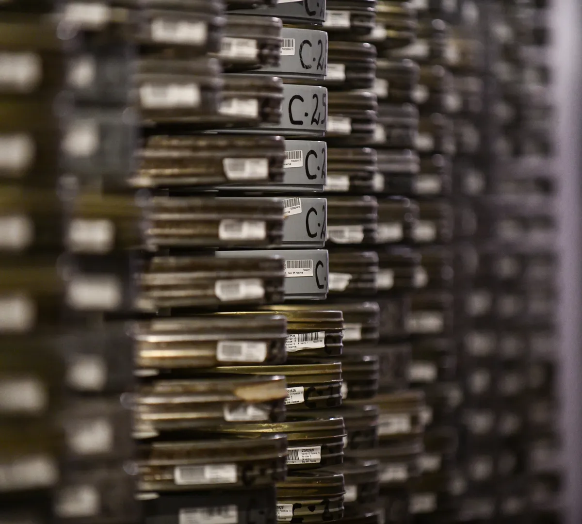 Афиша трансляции Чем российское кино отличается от голливудского