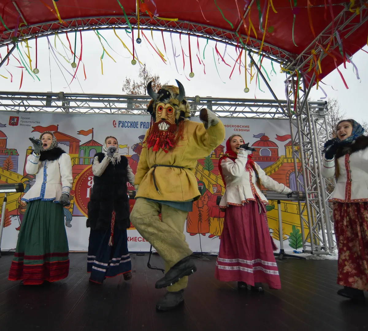 Афиша трансляции Масленичный спектакль на Манежной площади