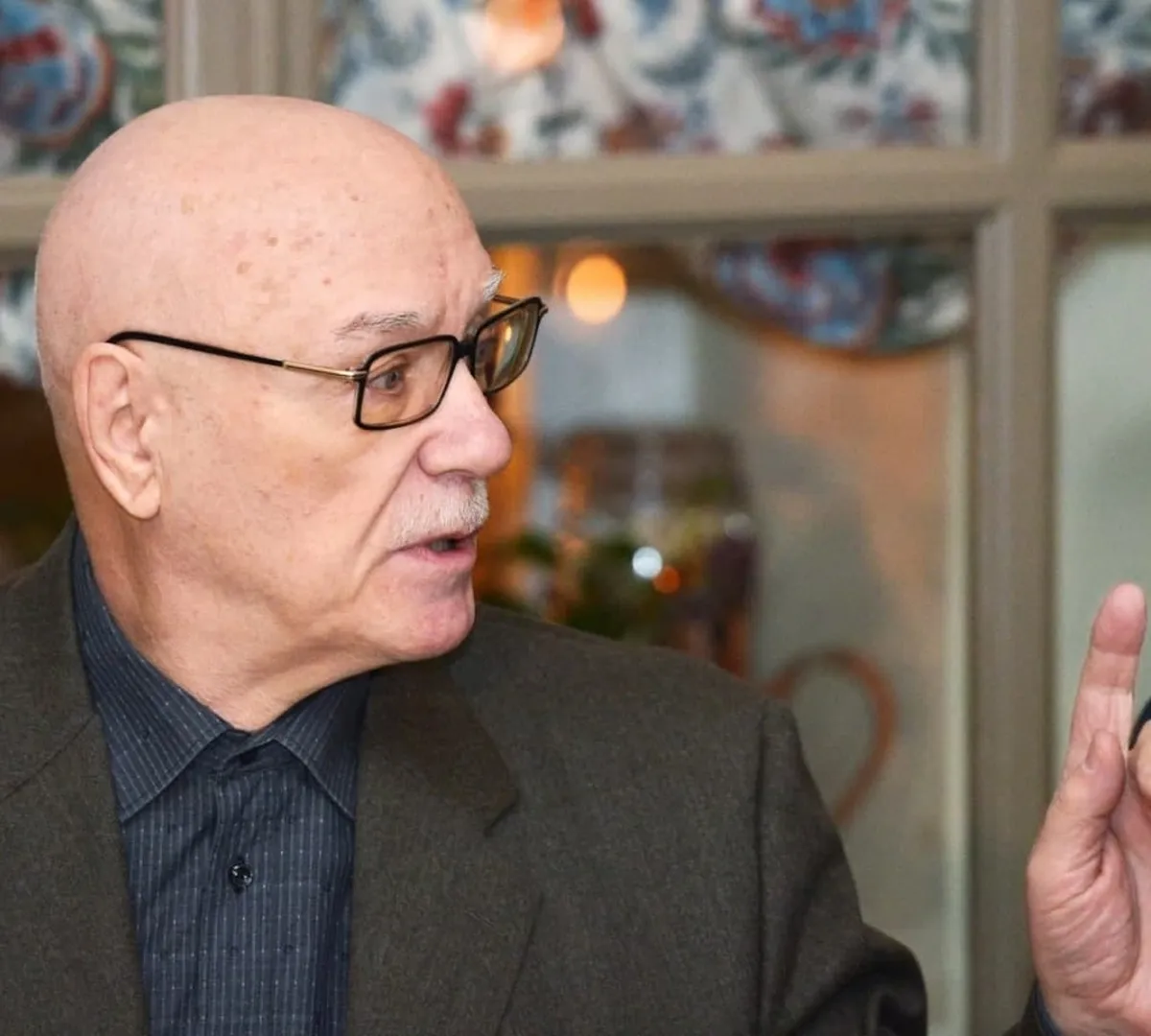 Афиша трансляции Прощание с Леонидом Куравлевым