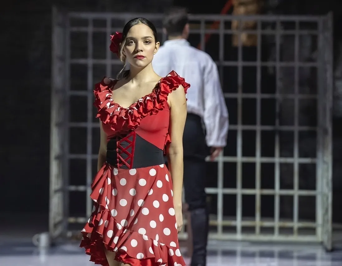 Афиша трансляции Премьера ледового шоу "Кармен"